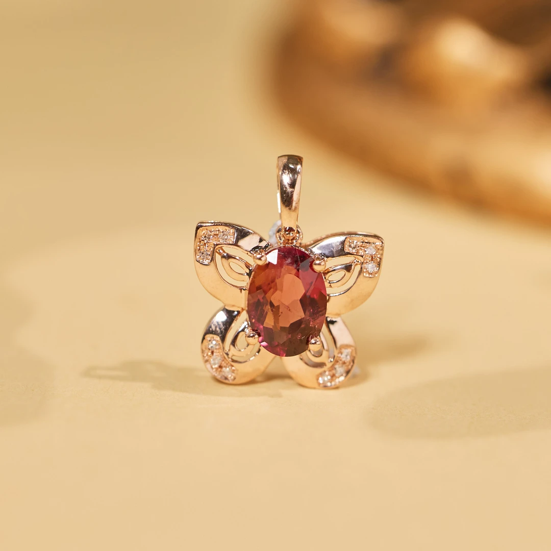 玉峰珠宝丨安娜补贴【俊颜】碧玺吊坠*18K镶嵌*U9424多样性发其一