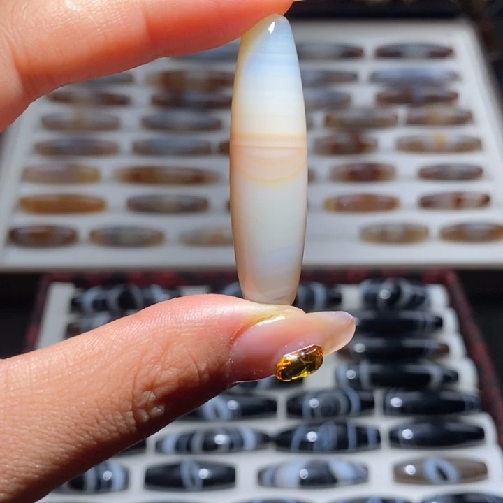 玛瑙/玉髓未镶嵌颈饰