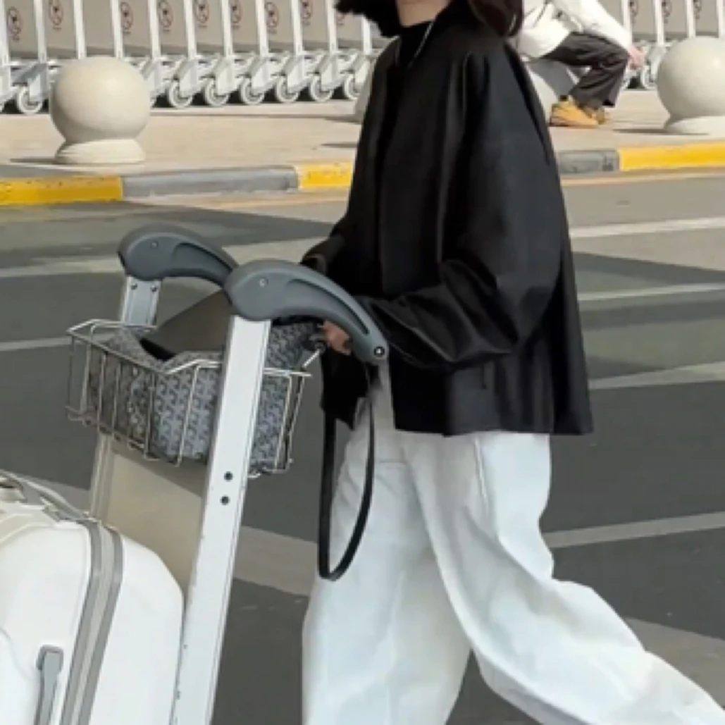新款极简高级感穿搭女v领宽松百搭通勤外套高腰休闲裤1