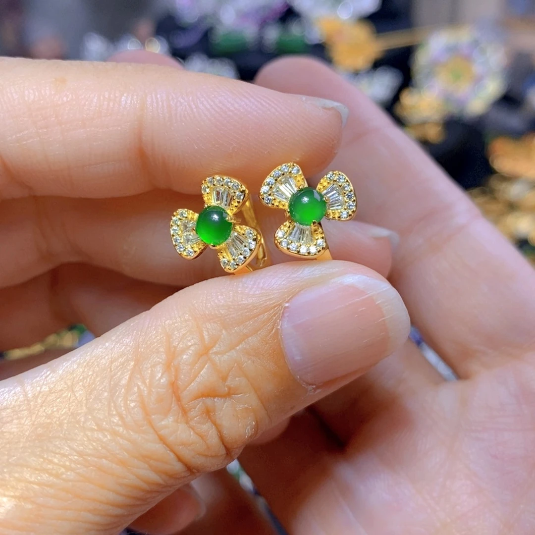 翡翠耳钉银S925镶嵌h****?天然翡翠