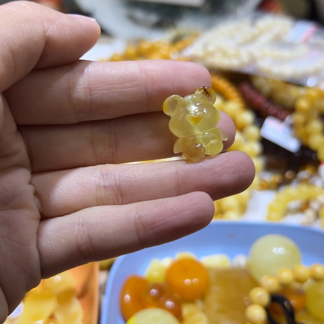 琥珀珠宝奇石未镶嵌