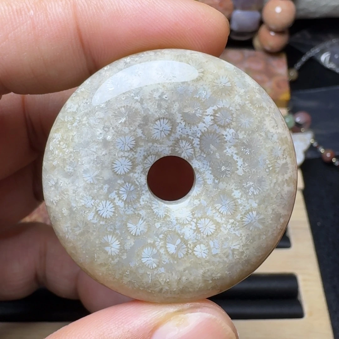 硅化玉未镶嵌纯天然色有机玉石保真色无珠无绳一件包邮