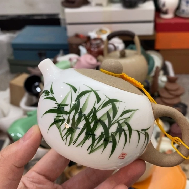 陶瓷艺术品和陶瓷艺术壶