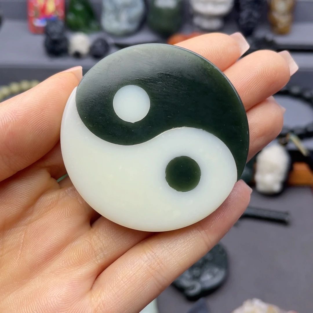 迷***鏡和田玉未镶嵌颈饰