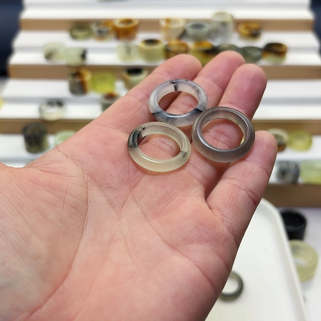 招***财蛇纹石玉未镶嵌戒指18.7内18.7内18.7内径