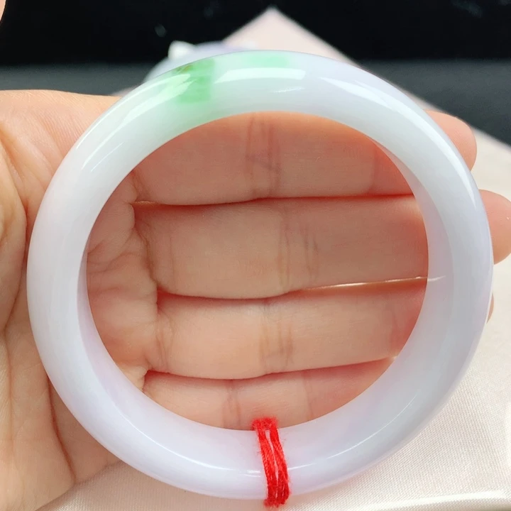 翡翠手镯未镶嵌飘花58