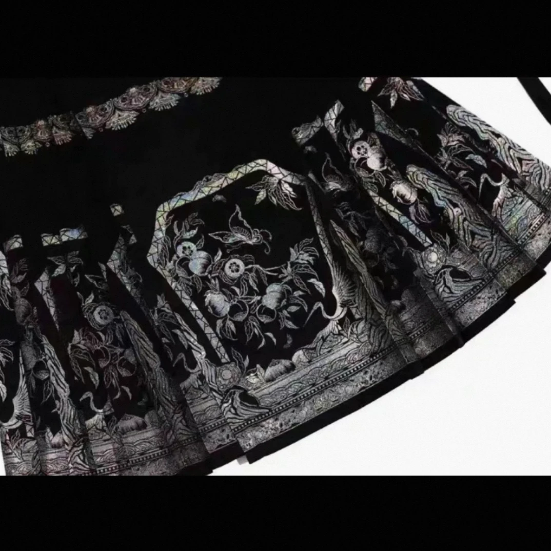 白帝南歌《桃鹤迎春》原创马面