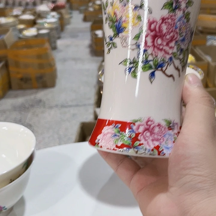 红色筷子桶…………………………