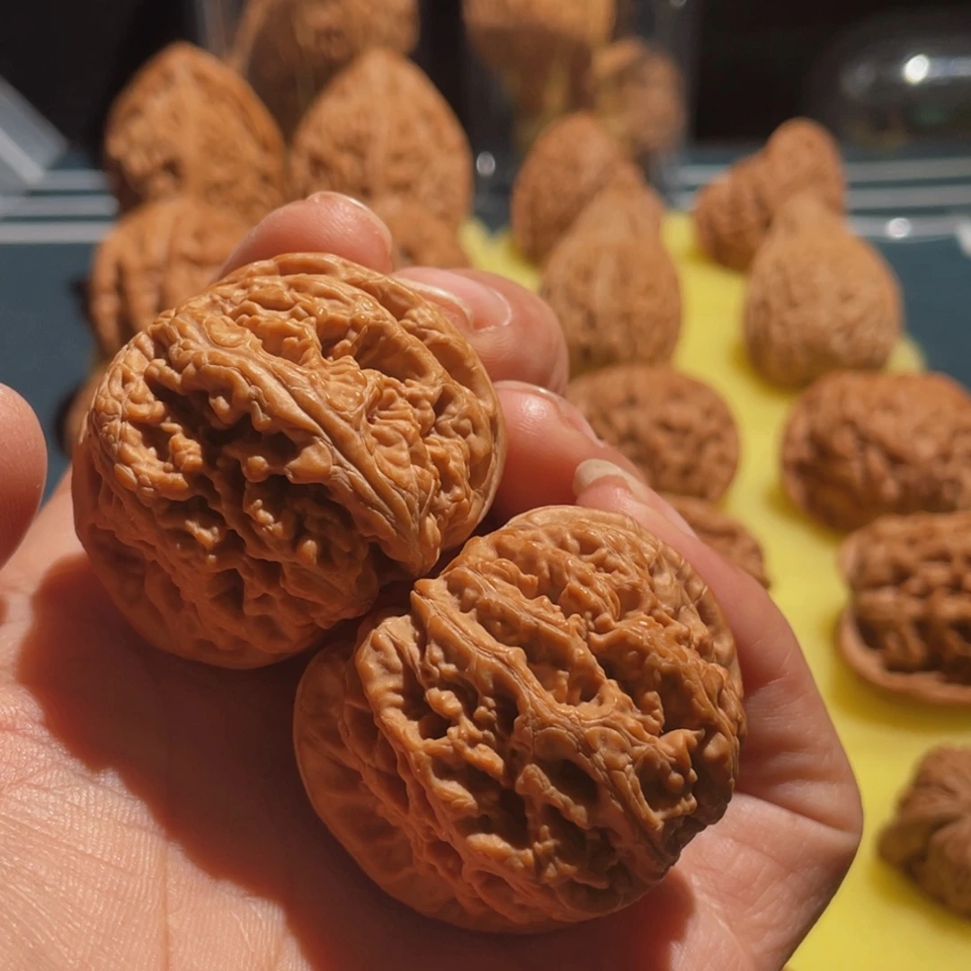 承***弃文玩核桃吊坠41大粗筋