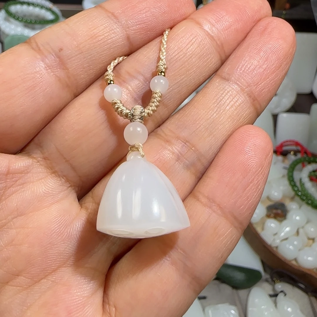 颈饰未镶嵌和田玉