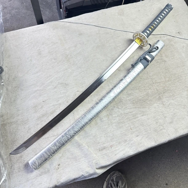 1030 龙泉昊天宝剑武士刀高猛钢树木漆鞘未开刃