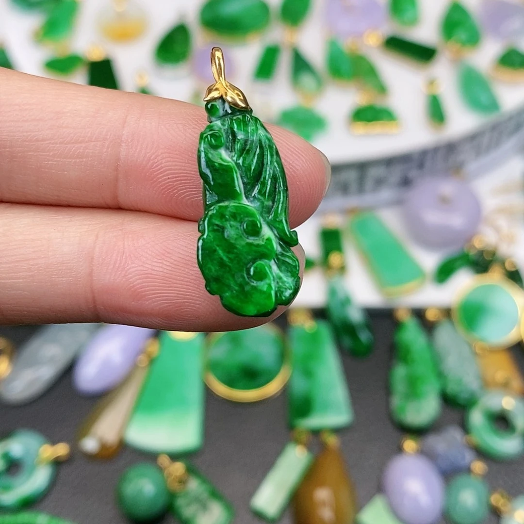 翡翠吊坠(不含链)18K金镶嵌闪****3