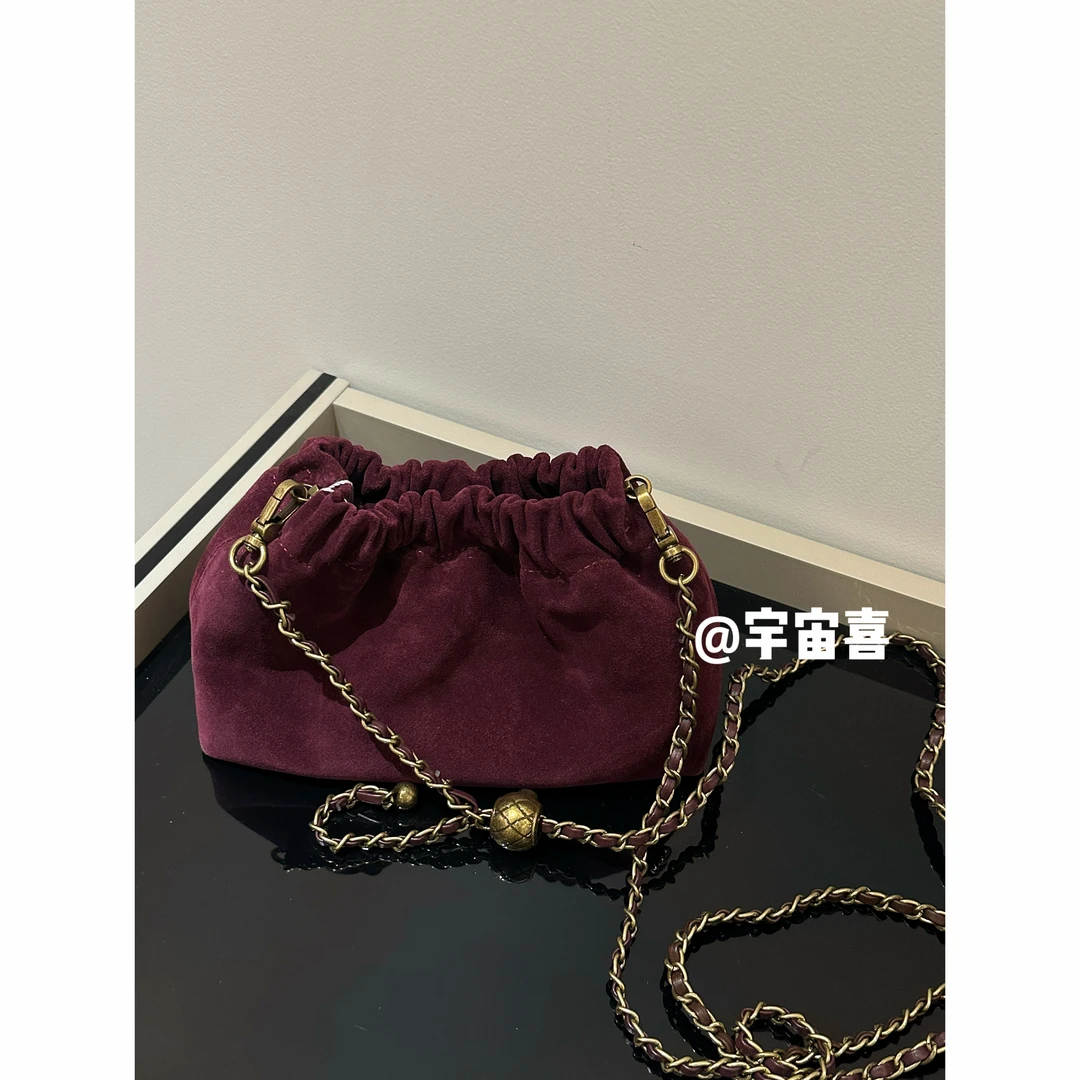 【棕红色黑金手拿包褶皱可斜挎】福袋