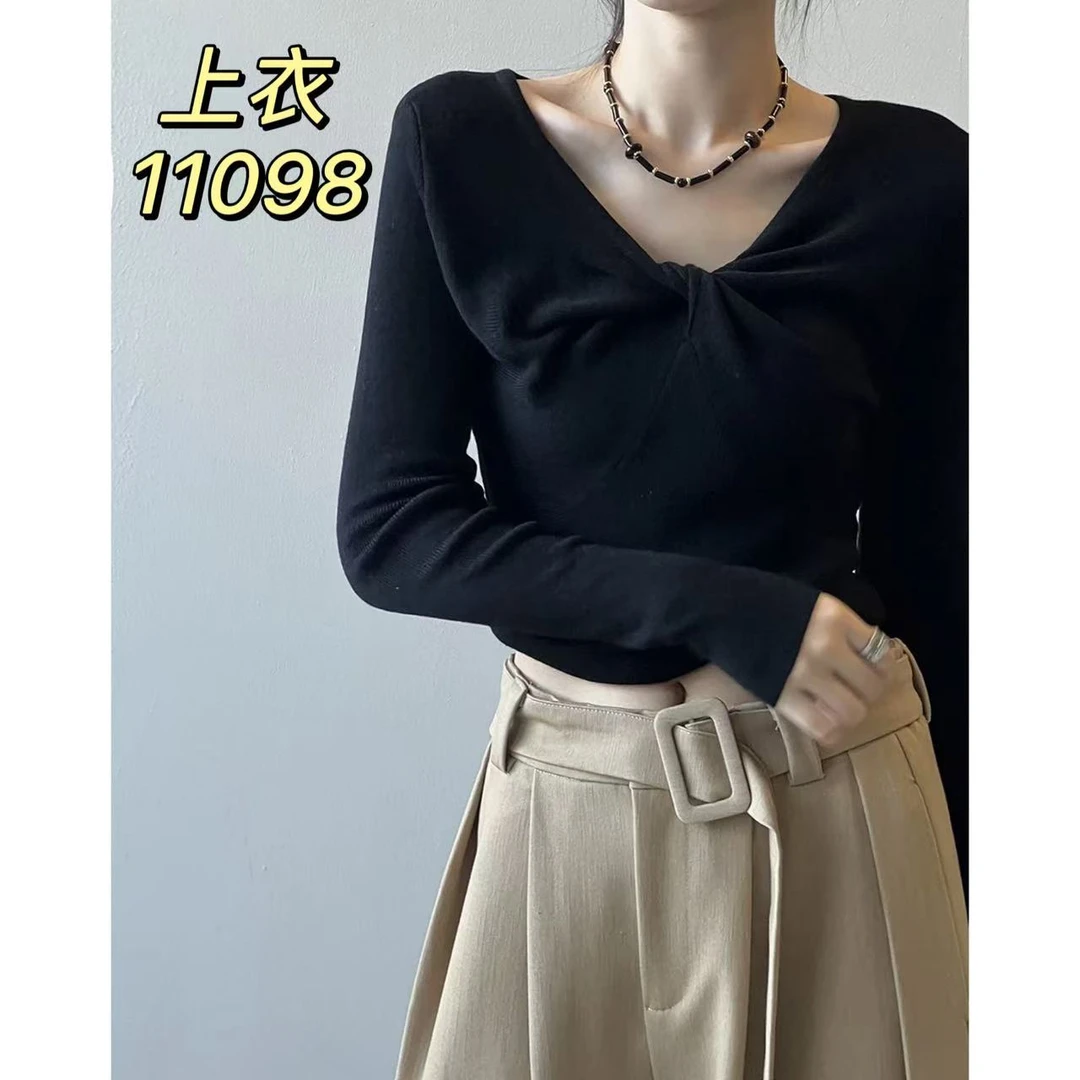 11098（部分无水洗唛，介意慎拍）WANGDAN新款设计感针织衫