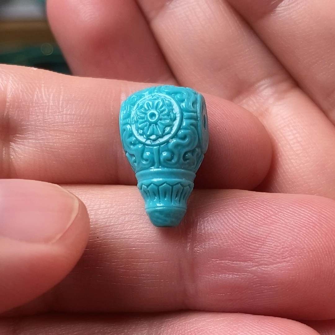 绿松石未镶嵌颈饰