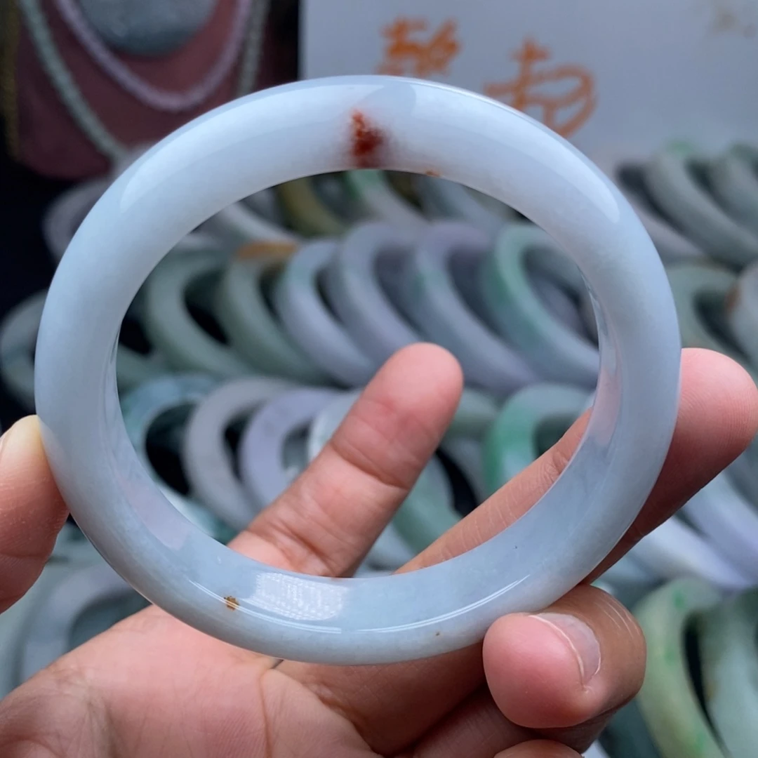 翡翠手镯未镶嵌正圈