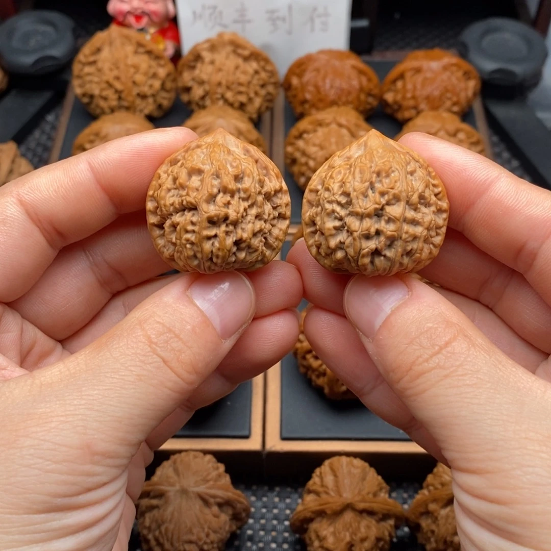 文玩核桃把件野生果小官帽手捻33尺