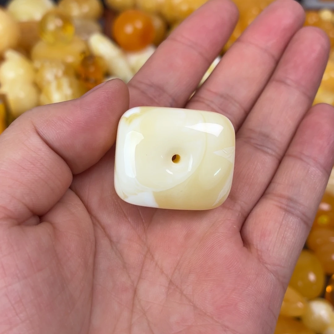 蜜蜡未镶嵌吊坠(不含链)