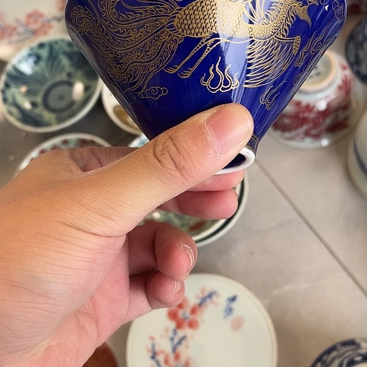 摆件景德镇蓝狼红斗笠杯