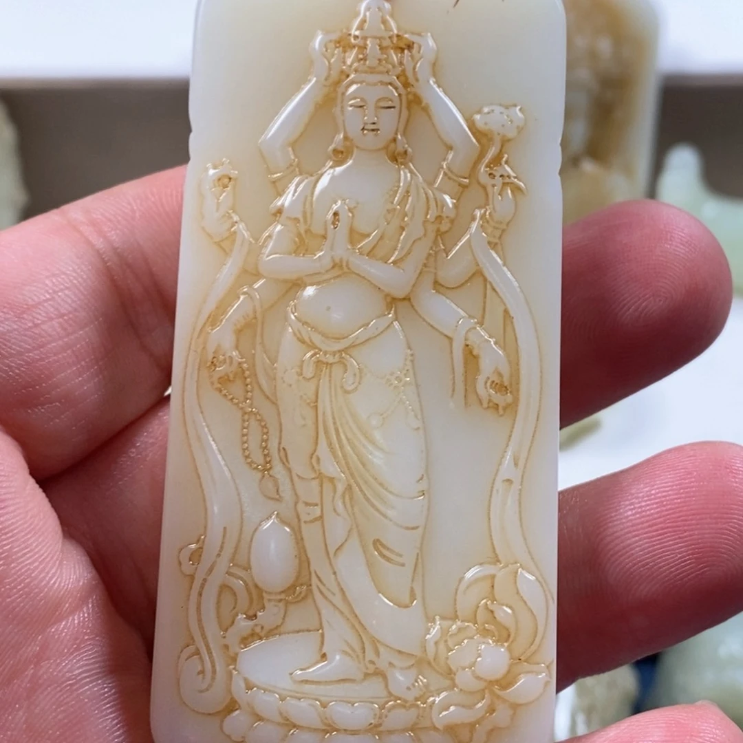 和田玉颈饰未镶嵌逍*游