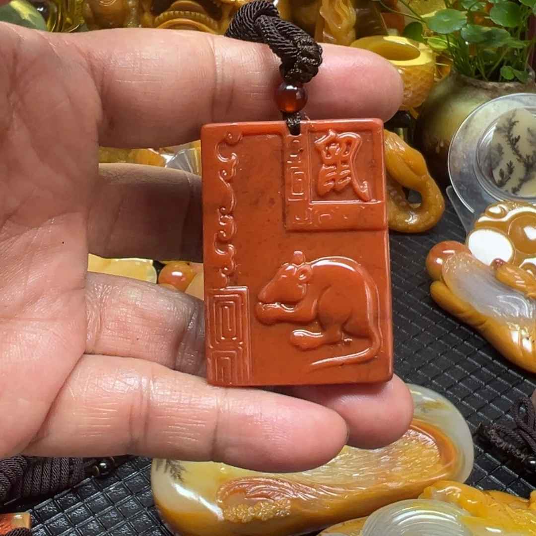 石英质玉未镶嵌颈饰