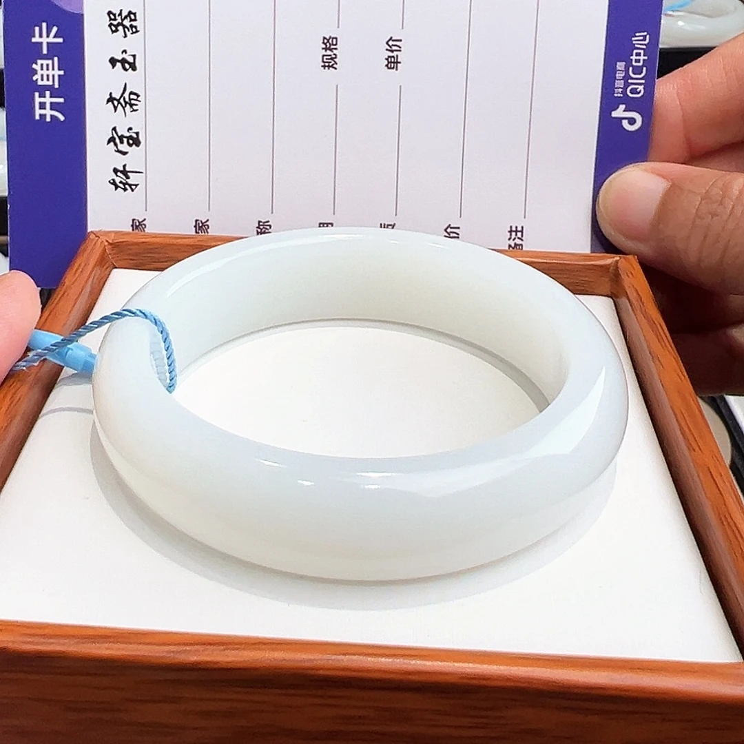 小***营未镶嵌手镯和田玉