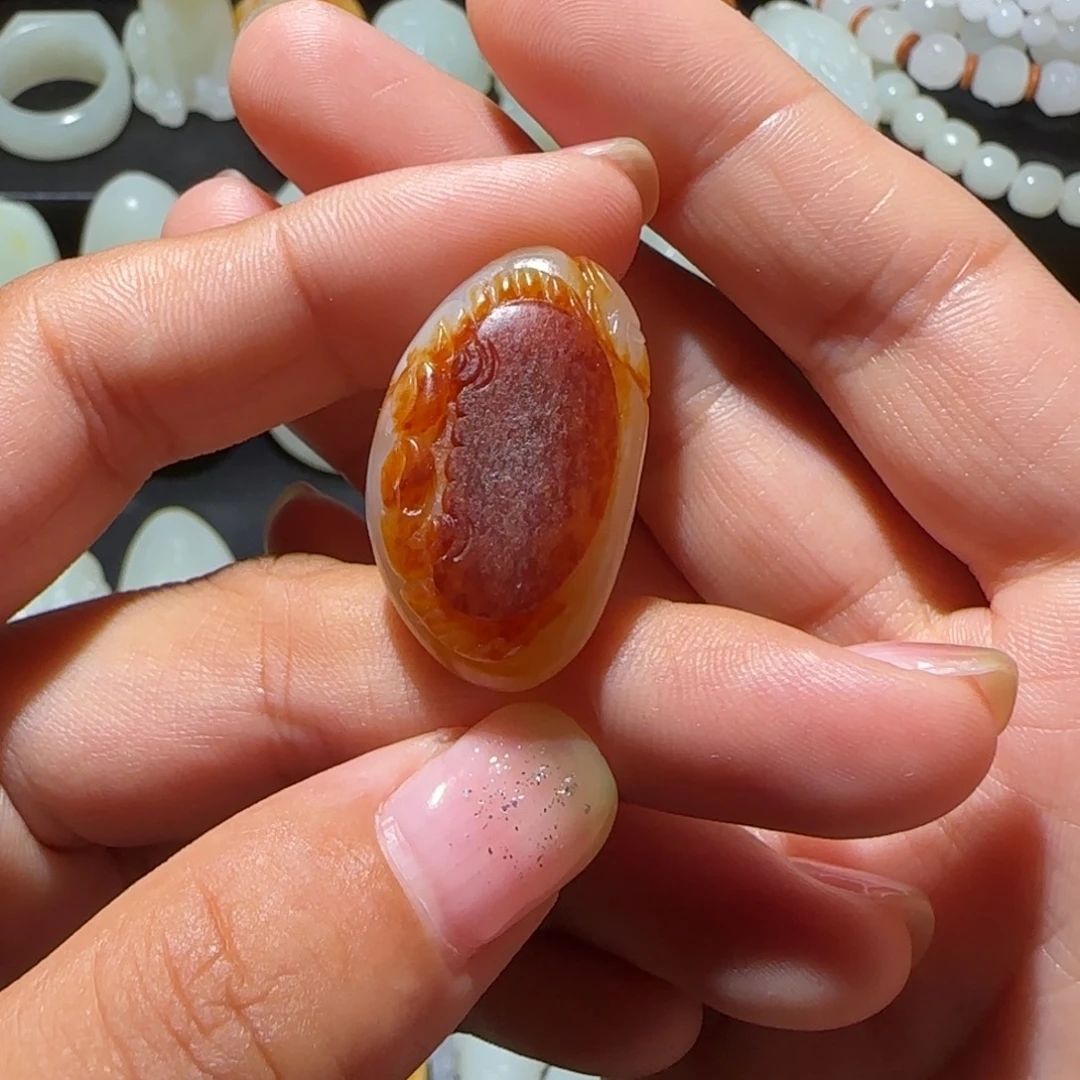 林***子颈饰未镶嵌和田玉