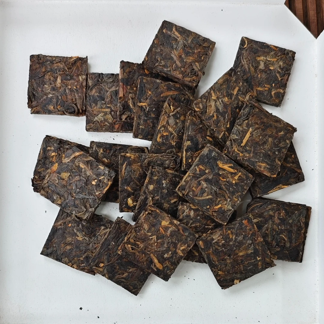 2016年 帕沙乃丫朗 大树春茶 生茶方片6g 10月31日 【036】