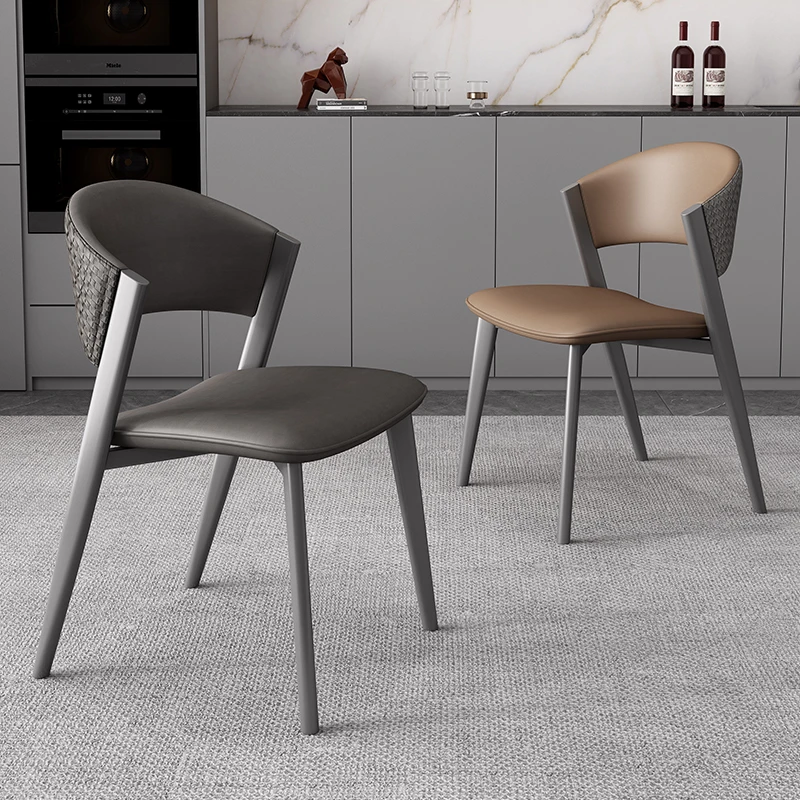 现代简约餐椅家用北欧轻奢靠背椅意式餐厅新款皮椅子高端餐桌凳子