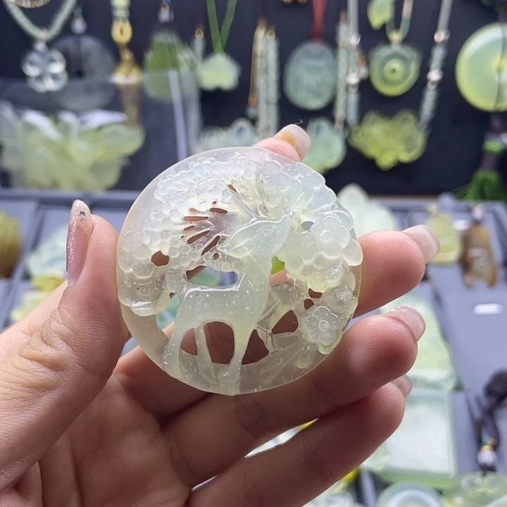 未镶嵌蛇纹石玉颈饰