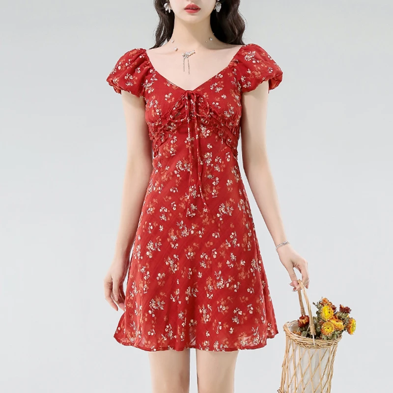 2025夏季新款小个子简约时尚碎花连衣裙系带修身显瘦显高短裙减龄