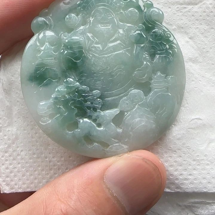 翡翠颈饰未镶嵌财神