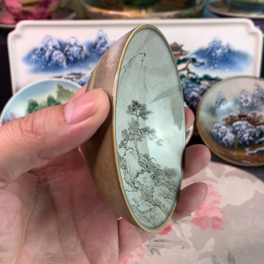 在线咨询热线的同学在学校学习
