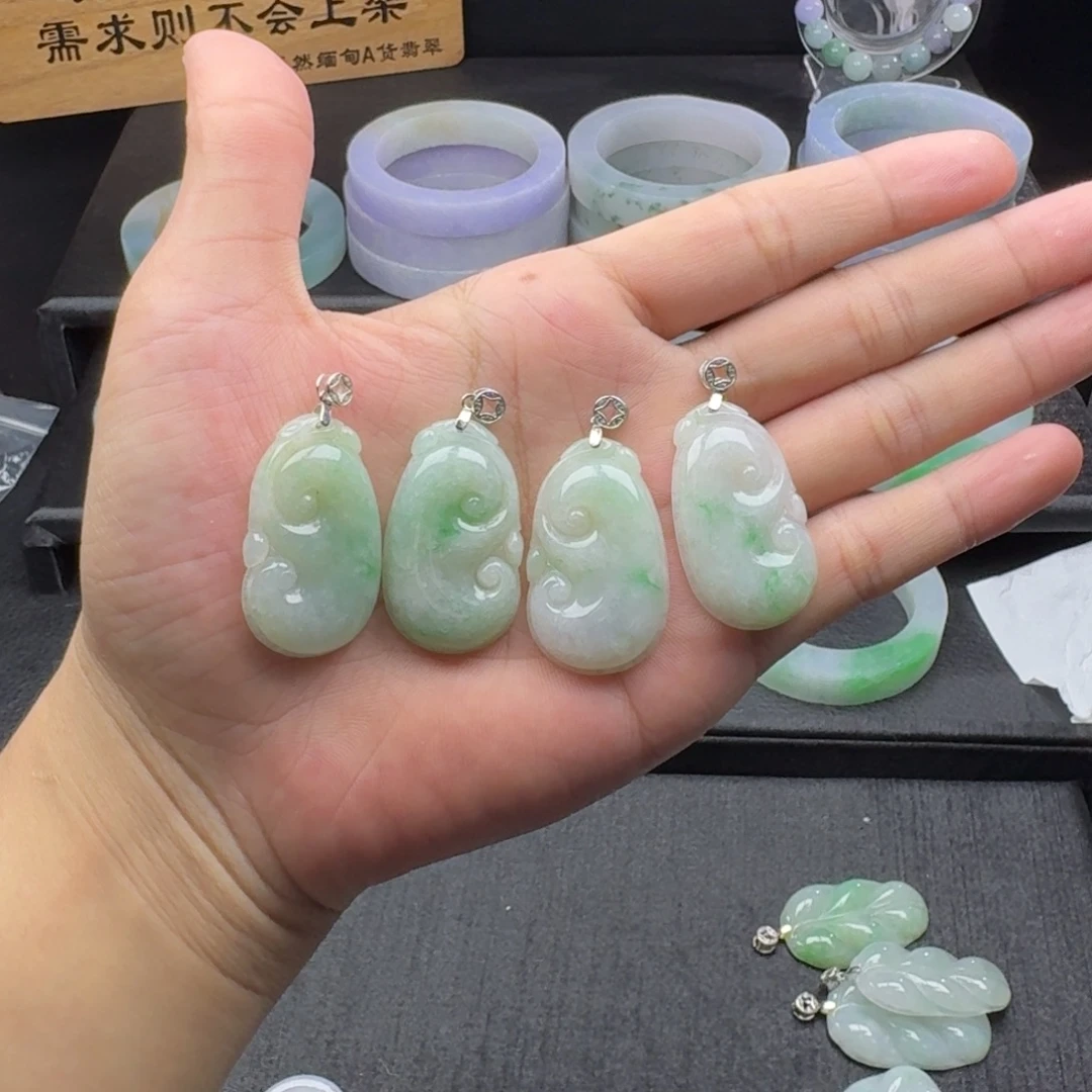 翡翠未镶嵌颈饰多样性发货一个