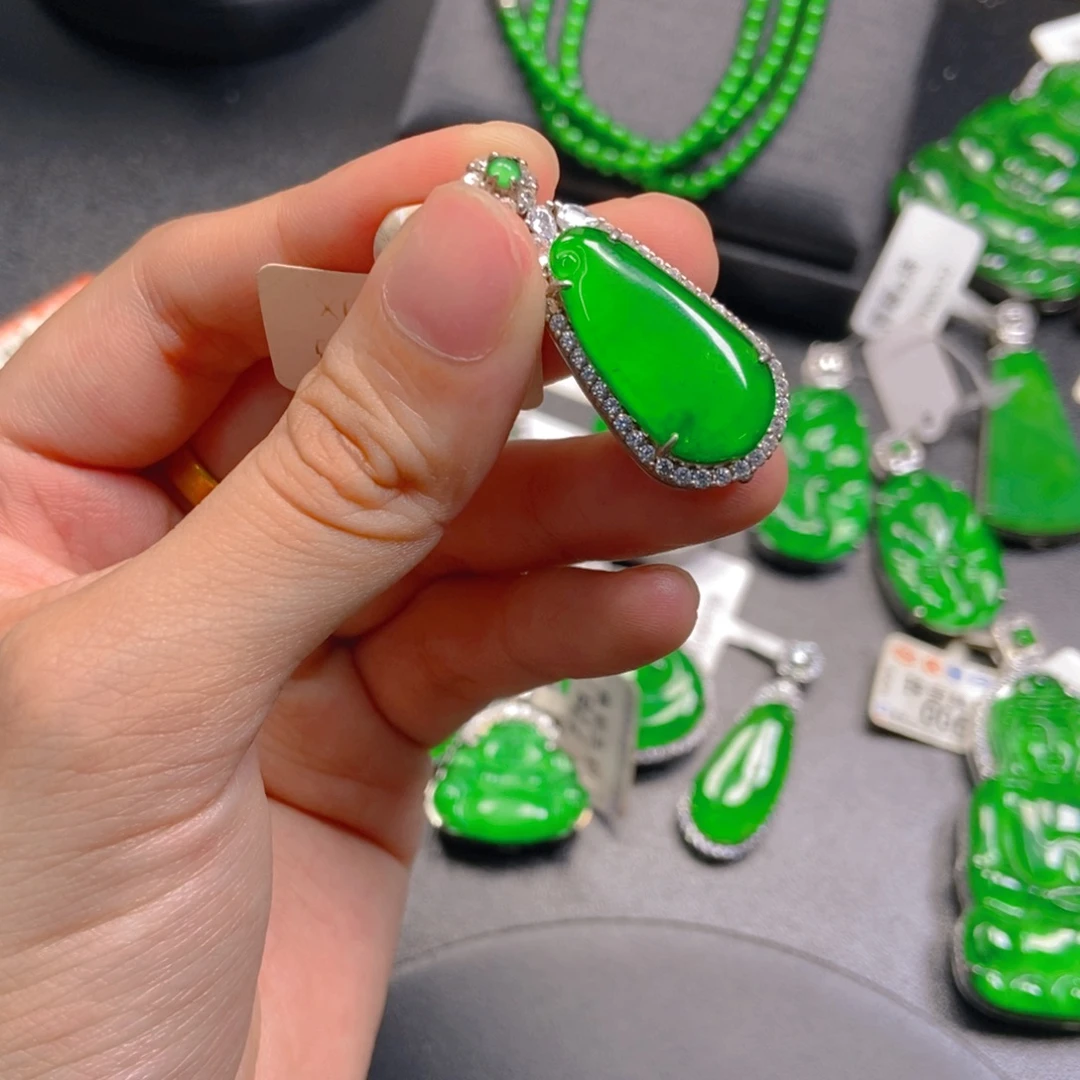 翡翠未镶嵌吊坠(不含链)