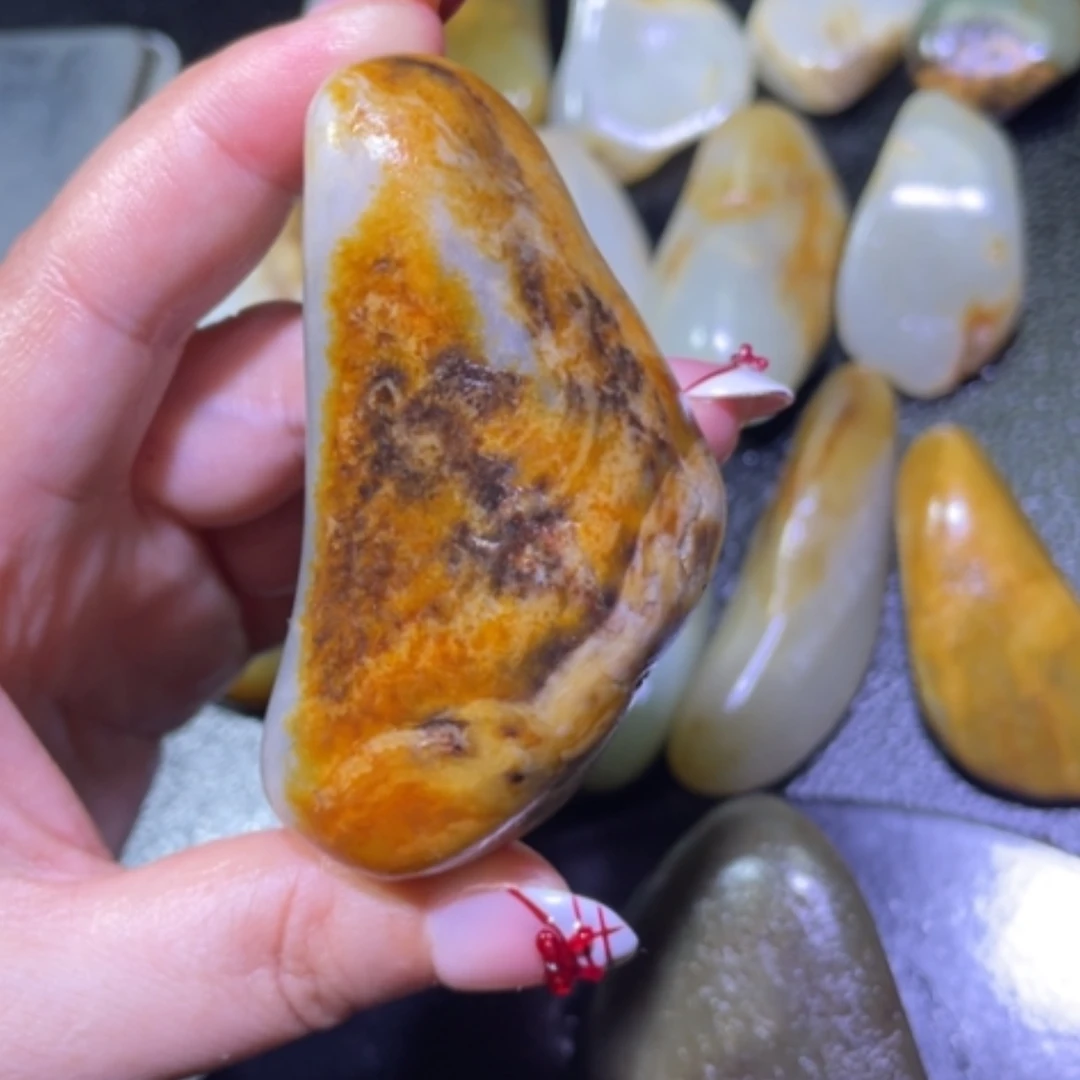 【闪购商品】颈饰未镶嵌和田玉?****刚