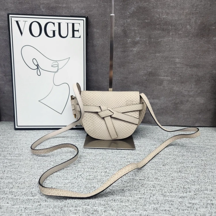 95新 LOEWE/罗意威 /KIKI/单肩包/13871136