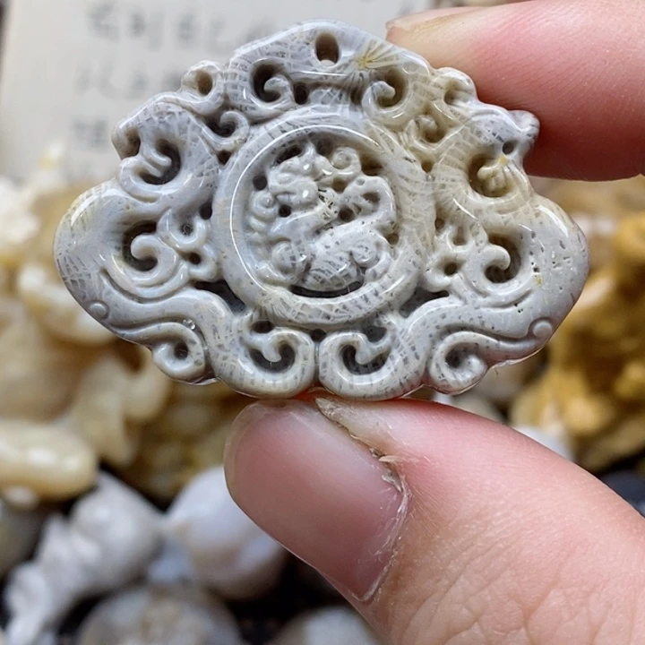 颈饰未镶嵌硅化珊瑚（珊瑚玉）有瑕 小