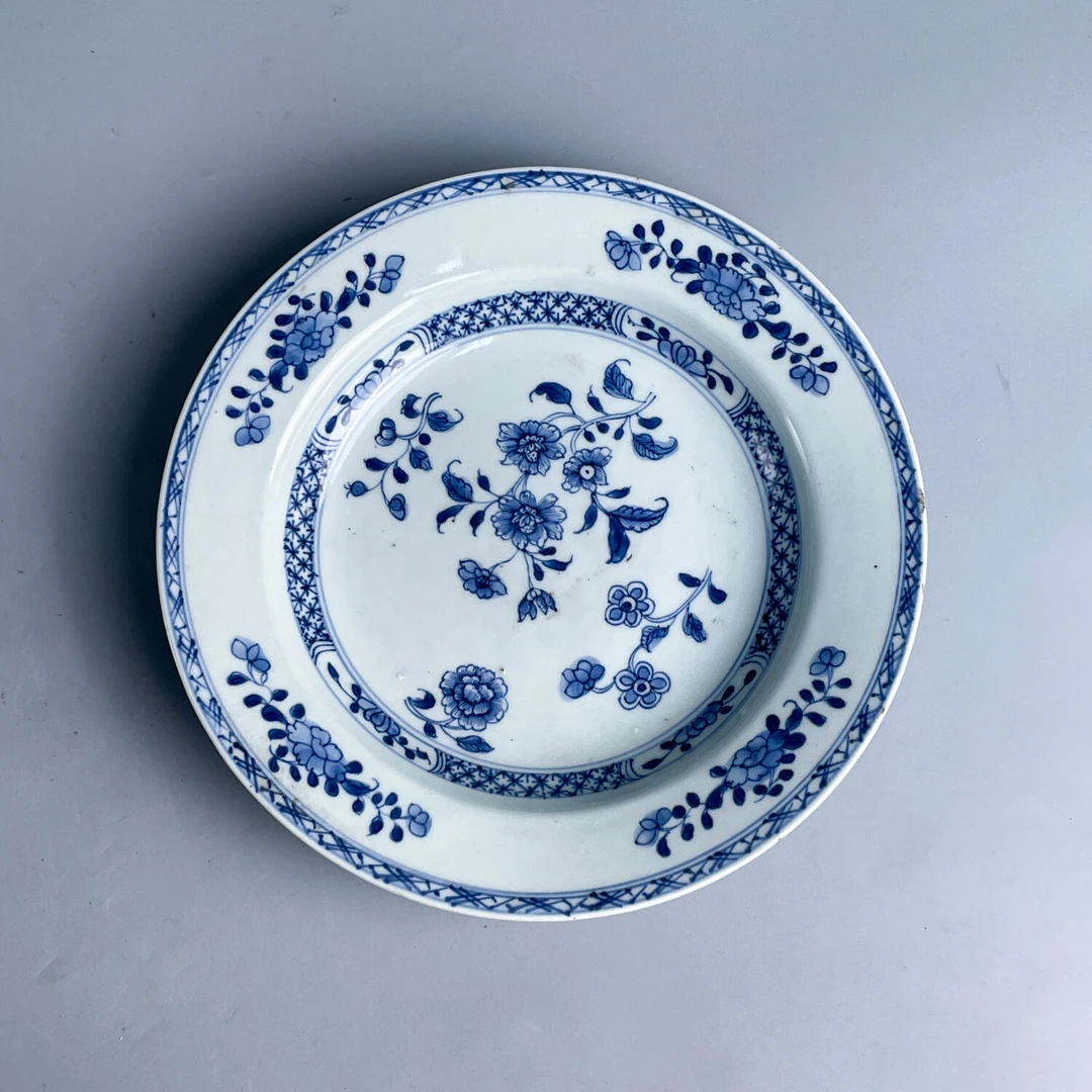 清乾隆青花花卉纹盘-M25GF001E86