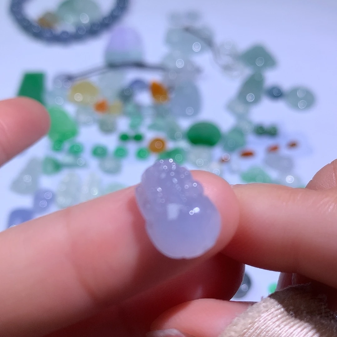 翡翠颈饰未镶嵌皮休