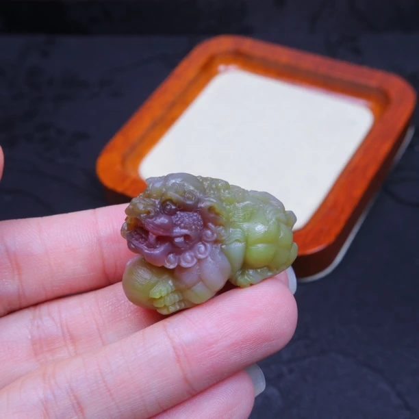 盐源玛瑙狮子貔貅