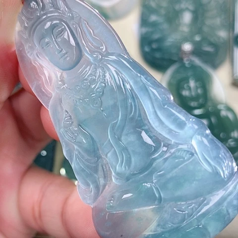 【闪购商品】颈饰18K金镶嵌翡翠
