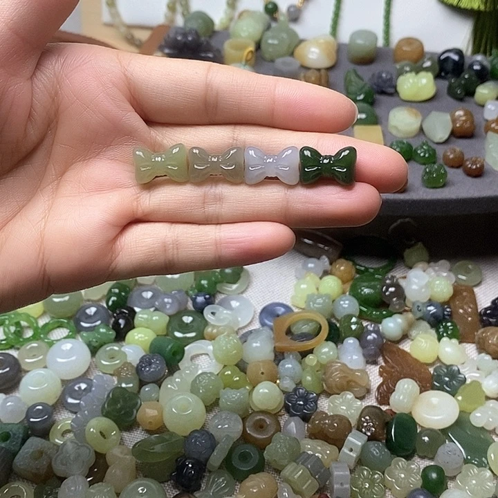 未镶嵌和田玉挂件蝴蝶结98一个多样性发其一