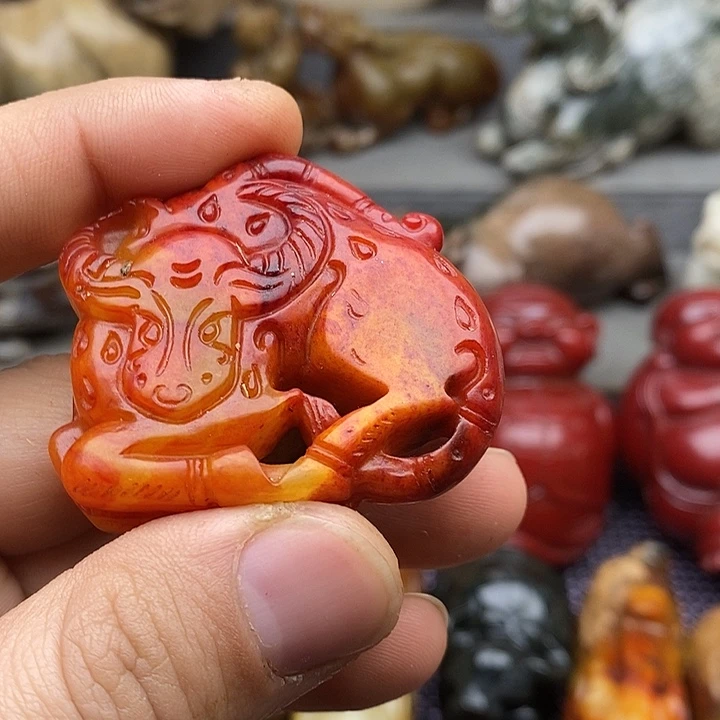 未镶嵌蛇纹石玉颈饰