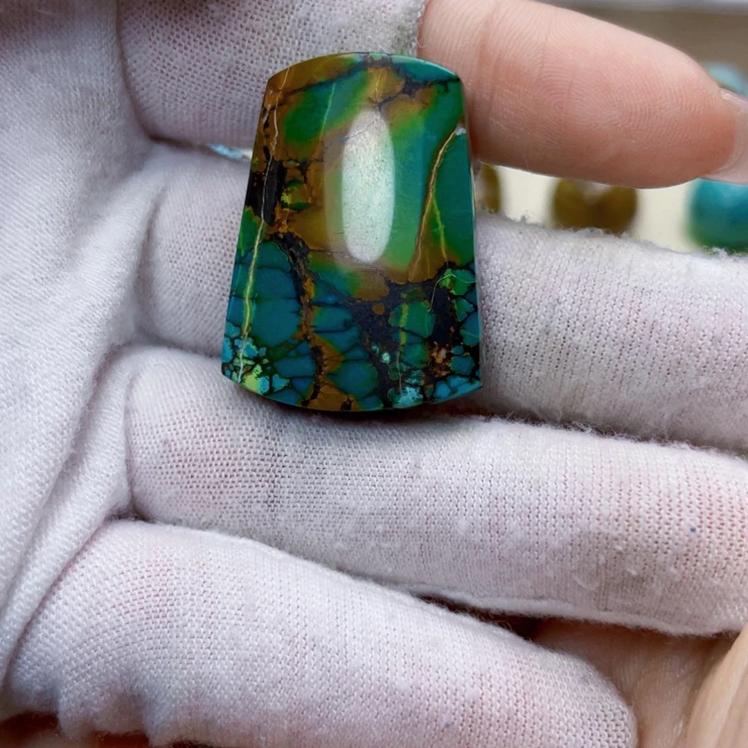 绿松石未镶嵌饰品