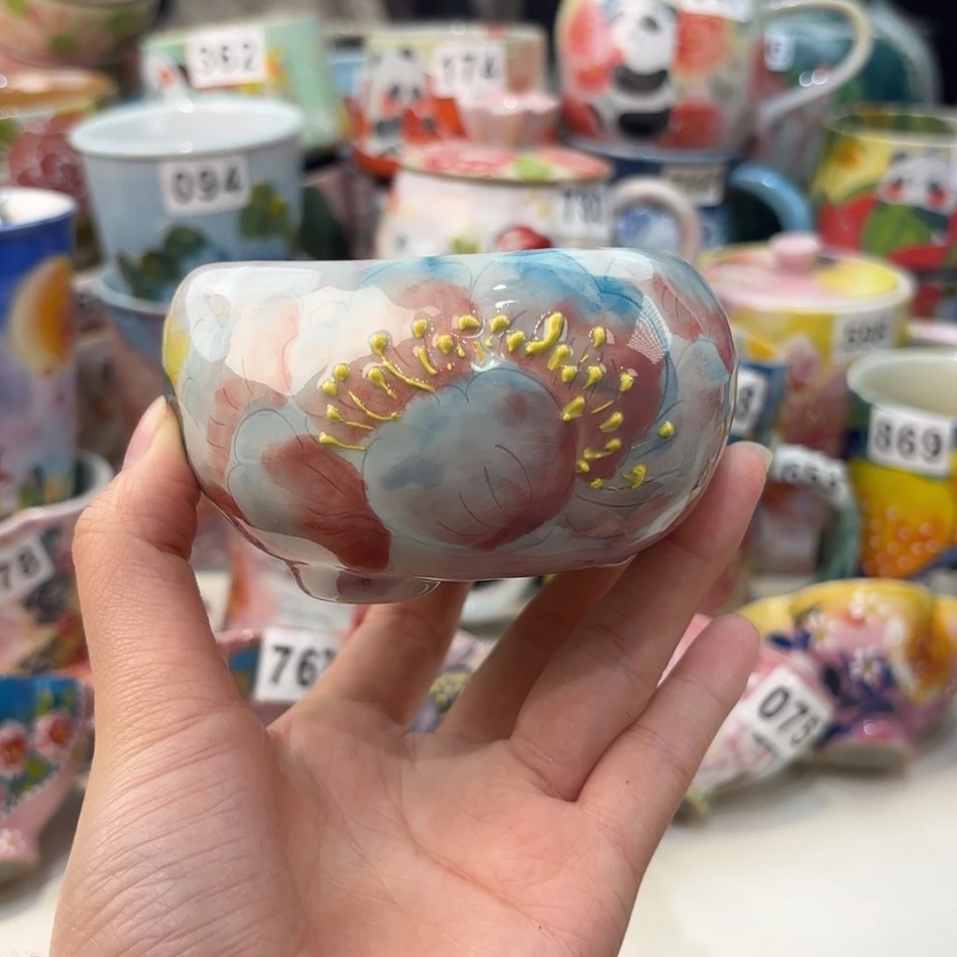 瓷片兔兔好可爱呀打个