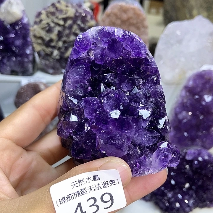 紫晶未镶嵌大型摆件（非配饰）小潘