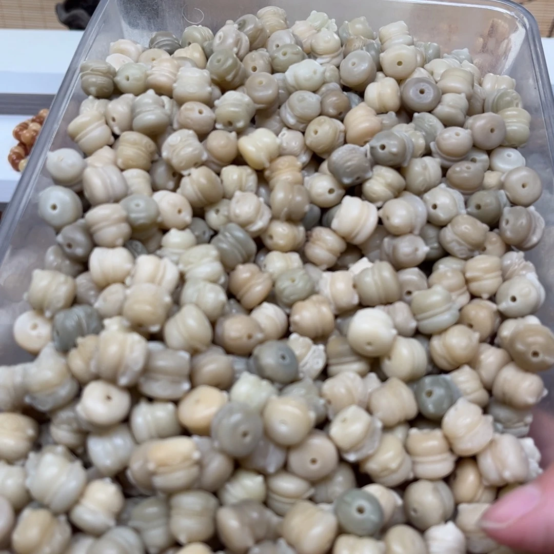 白玉菩提吊坠猫咪20颗