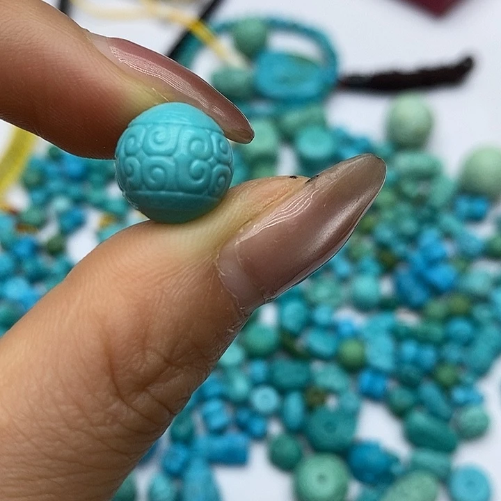 绿松石未镶嵌珠宝奇石