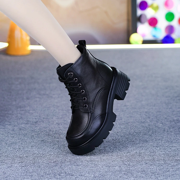 20268真皮加绒短靴头层牛皮圆头粗跟防滑厚底简约时尚马丁靴